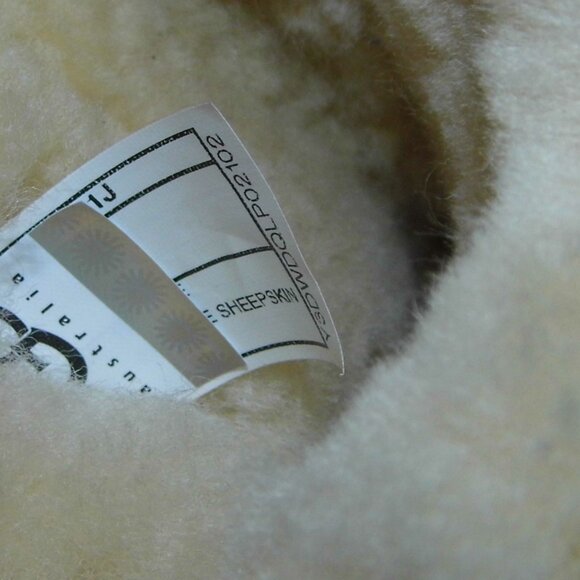 UGG Classic Short Sparkle Reversible Sequin Silver/Champagne Boots Womens Size 8 - Picture 7 of 8